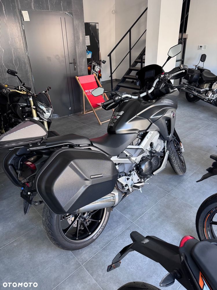 Honda VFR - 4