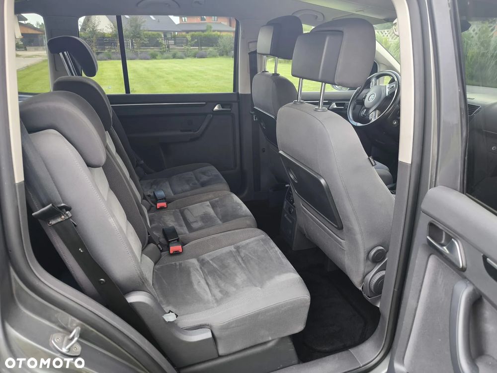 Volkswagen Touran 2.0 TDI DPF Highline - 11