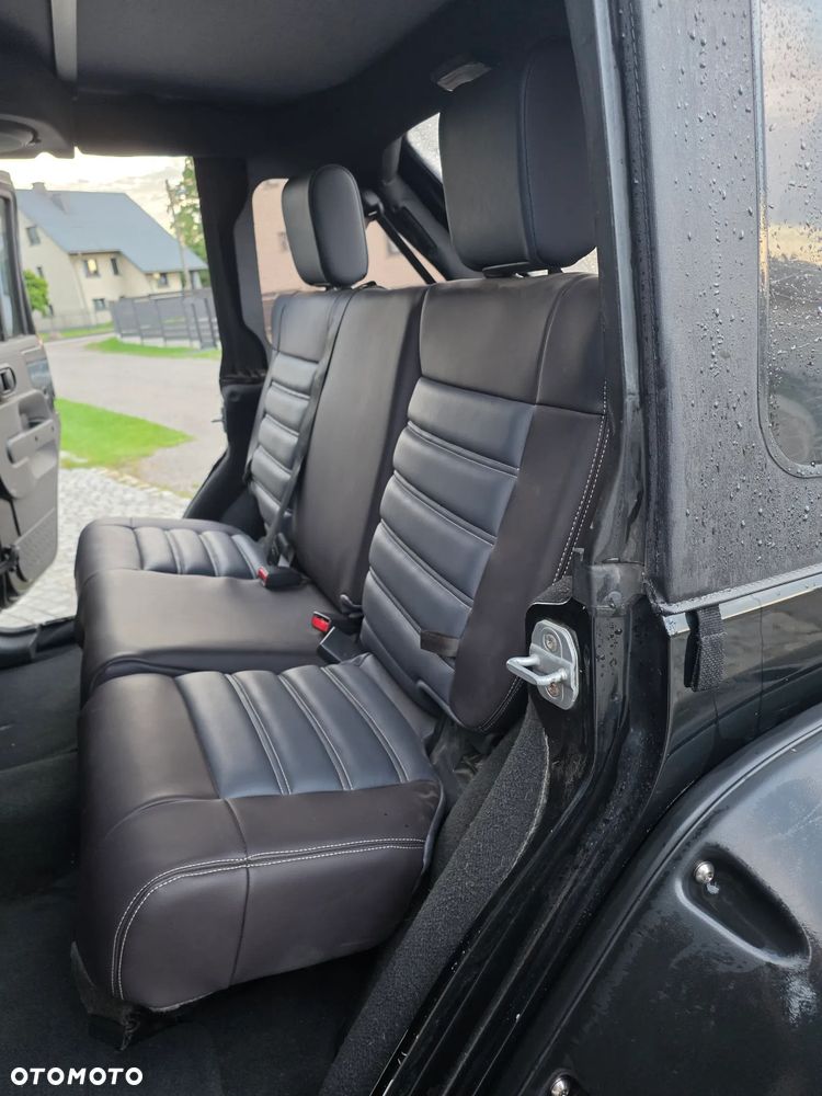 Jeep Wrangler Unlimited 3.8 Sahara - 13