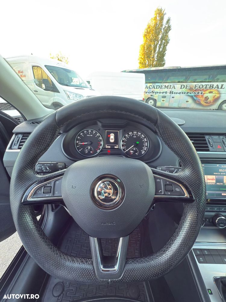 Skoda Octavia 2.0 TDI 4x4 DSG Style - 27