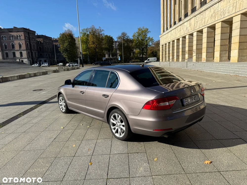 Skoda Superb 3.6 FSI 4x4 Platinum DSG - 5