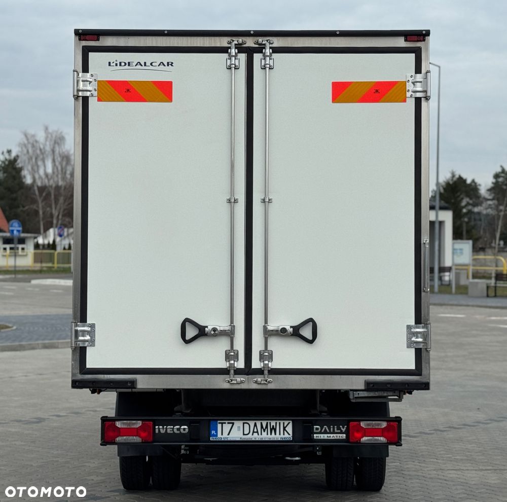 Iveco Daily‼️35/50C18‼️3.0 HI-MATIC Chłodnia/Mroźnia zakres -29C/+20C Grzanie Carrier XARIOS 500 Grube Ściany/Podłoga Przegroda komorowa‼️ na bliźniaku Poduszki Pneumatyczne DMC3500kg Zewnętrzne źródło zasilania 400V - 9