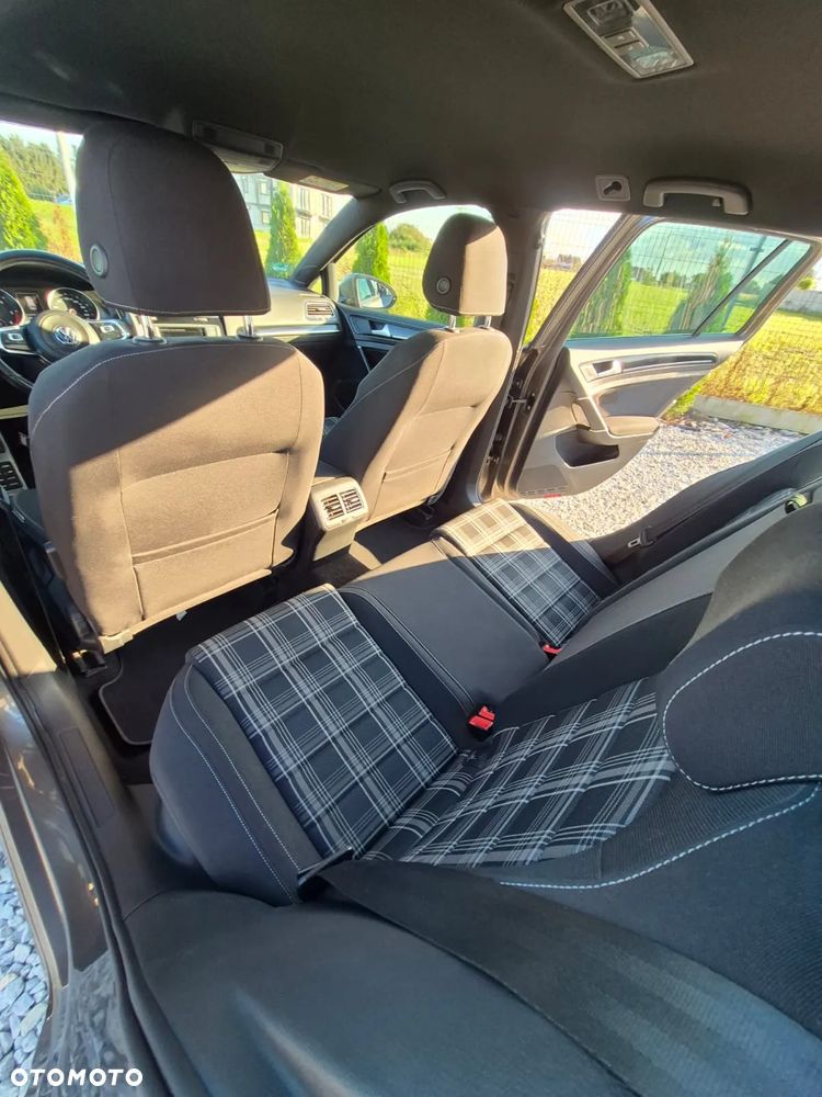 Volkswagen Golf - 13