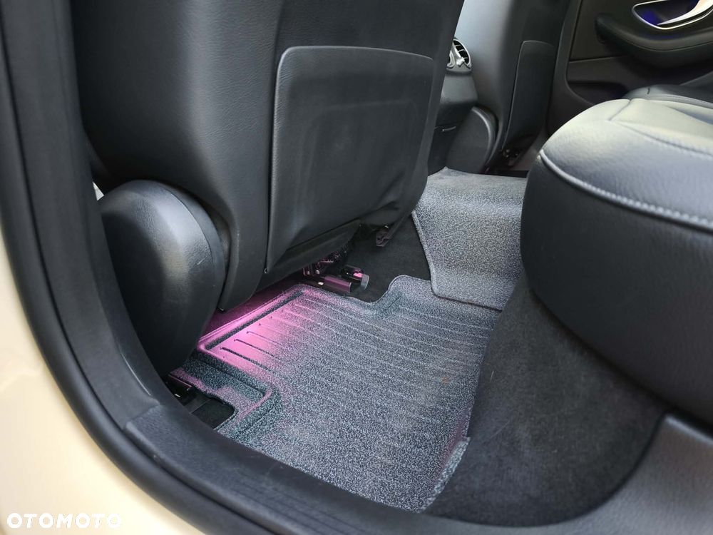 Mercedes-Benz Klasa E 220 d 9G-TRONIC Avantgarde - 37