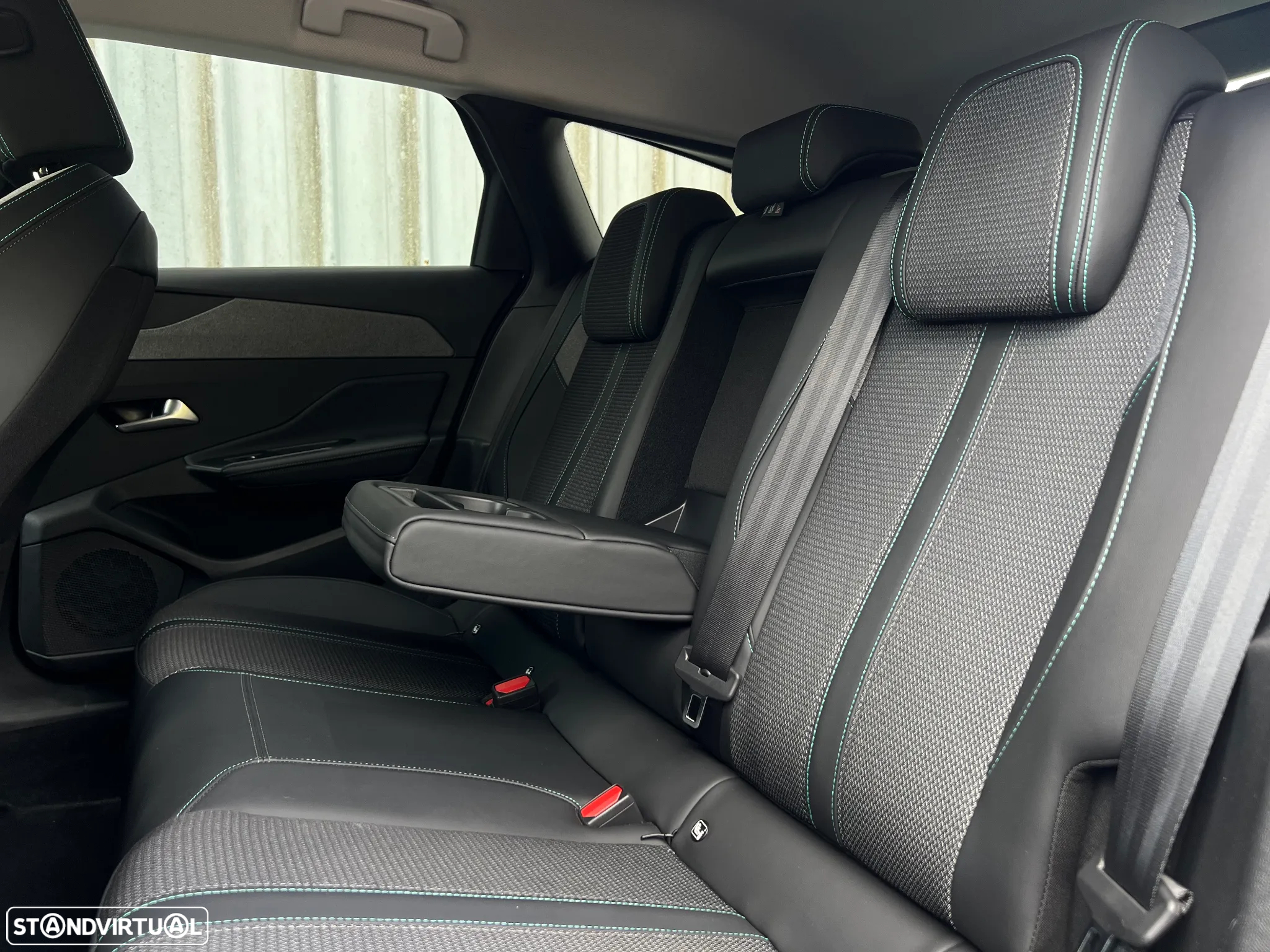 Peugeot 308 SW 1.2 PureTech Allure - 32