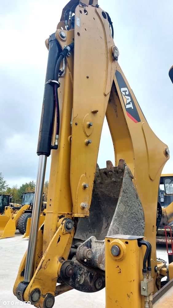 Caterpillar 432F2 - 17