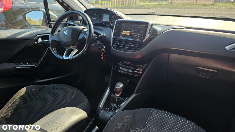 Peugeot 208 1.2 PureTech Allure S&S EAT6 - 10