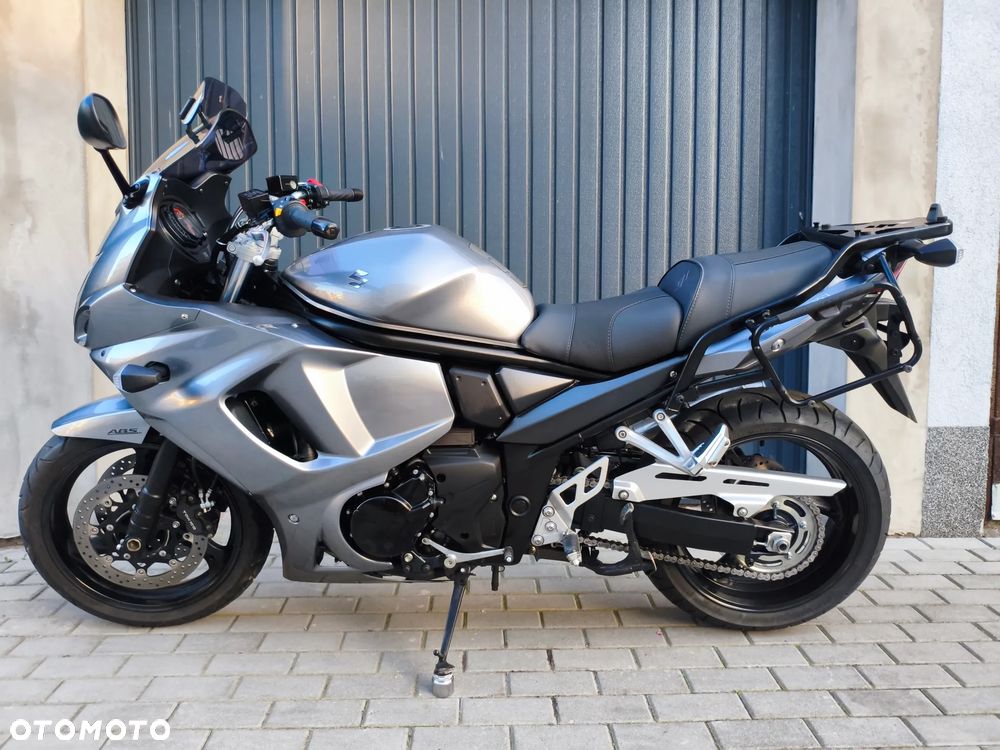 Suzuki GSX - 20