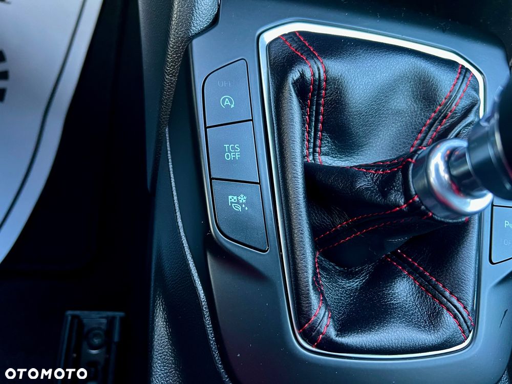 Ford Focus 1.5 EcoBlue Start-Stopp-System ST-LINE STYLE - 37