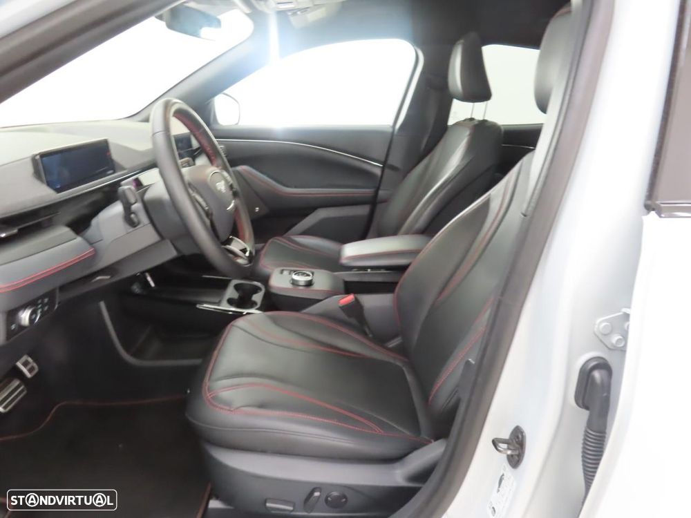 Ford Mustang Mach-E 75.7 kWh Premium AWD - 7