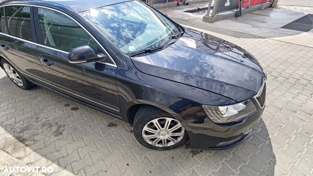 Skoda Superb 2.0 TDI Elegance - 31