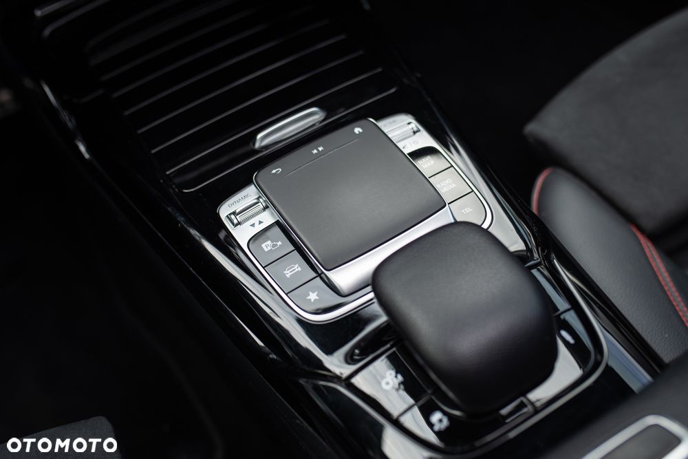 Mercedes-Benz CLA AMG 45 S 4-Matic 8G-DCT - 28