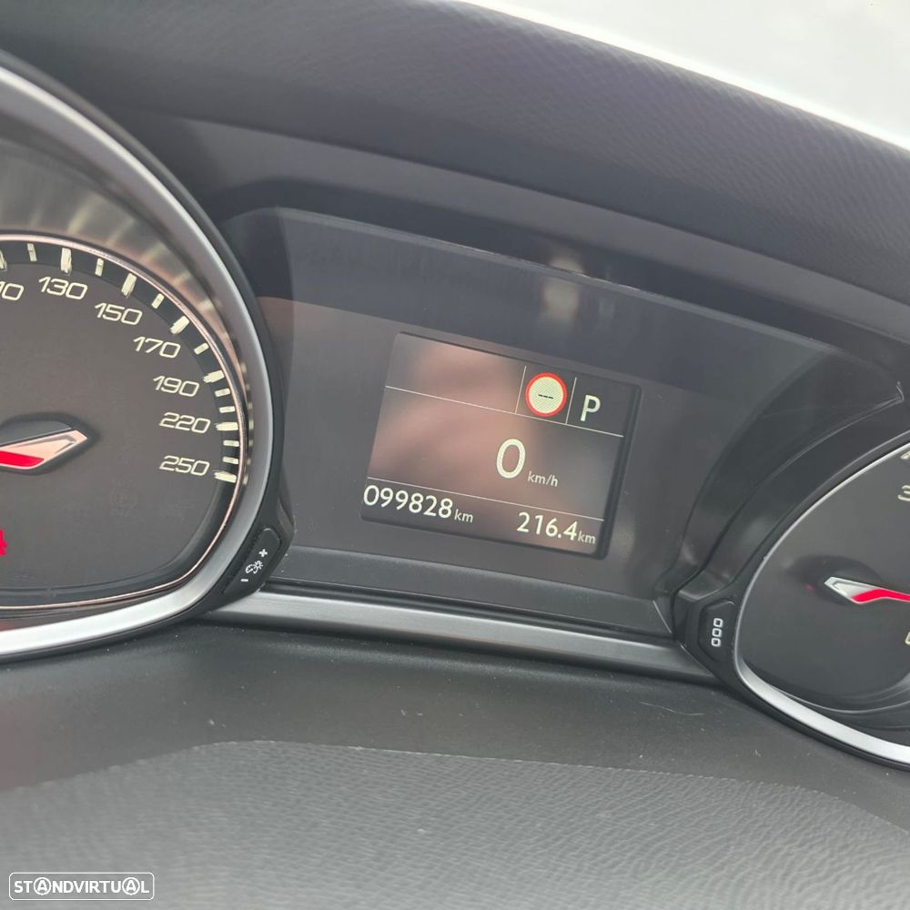 Peugeot 308 SW 1.2 PureTech Allure Pack EAT8 - 19