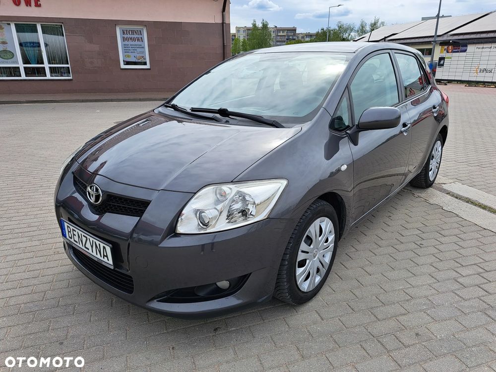 Toyota Auris 1.4 VVT-i Sol