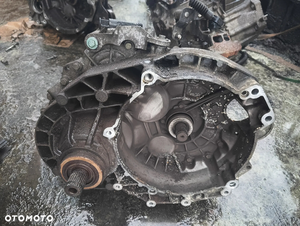 SKRZYNIA BIEGÓW VW TRASPORTER T5 2.5 TDI GWB