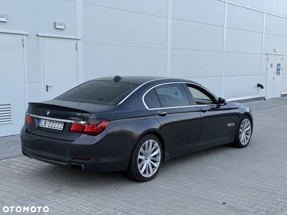 BMW 7 Series 2009 photo 4