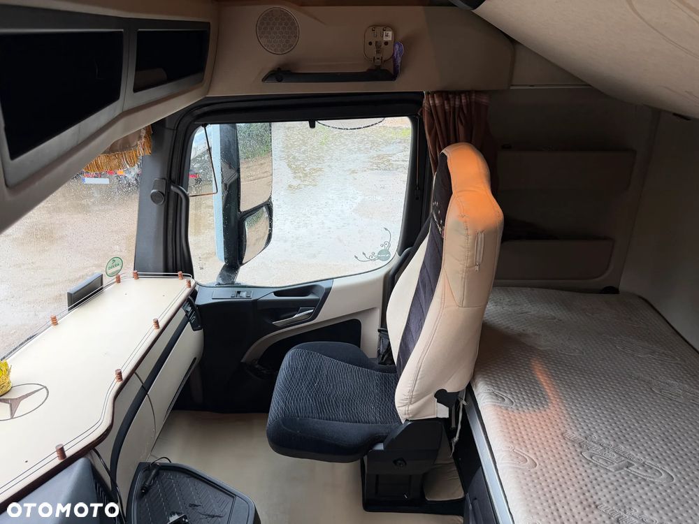 Mercedes-Benz ACTROS 1845 / EURO 5 / GIGA SPACE / NOWY TACHOGRAF / 2013 REJESTRACJA / BARDZO ŁADNY STAN / BEZ RETARDERA / BLUETEC 5 / 2 ZBIORNIKI PALIWOWE / KSENONY / LODÓWKA / PŁASKA PODŁOGA !! - 31