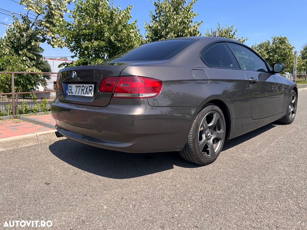 BMW Seria 3 320i Aut. - 10