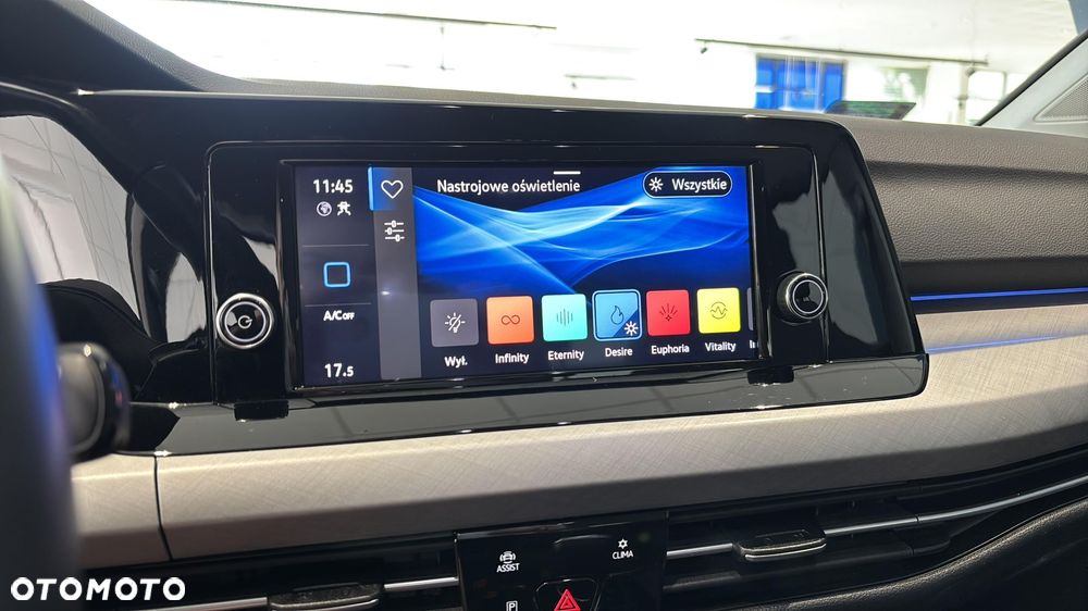 Volkswagen Golf VIII 2.0 TDI Life - 25