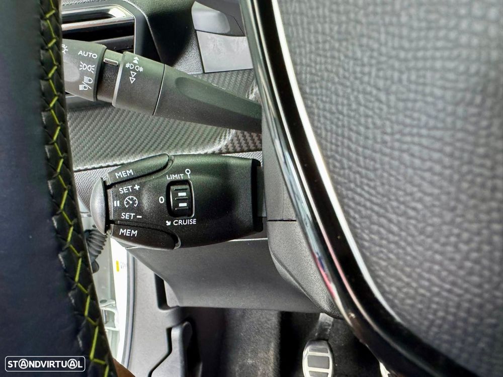 Peugeot 2008 1.2 PureTech GT - 17