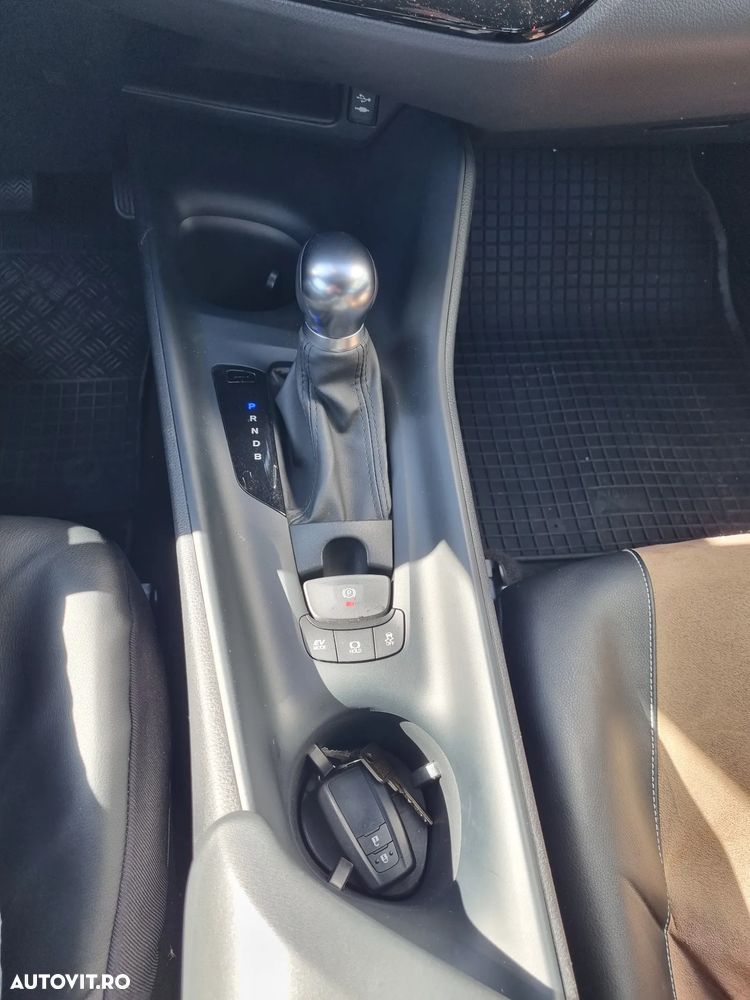 Toyota C-HR 1.8 HSD 4x2 CVT C-enter - 9