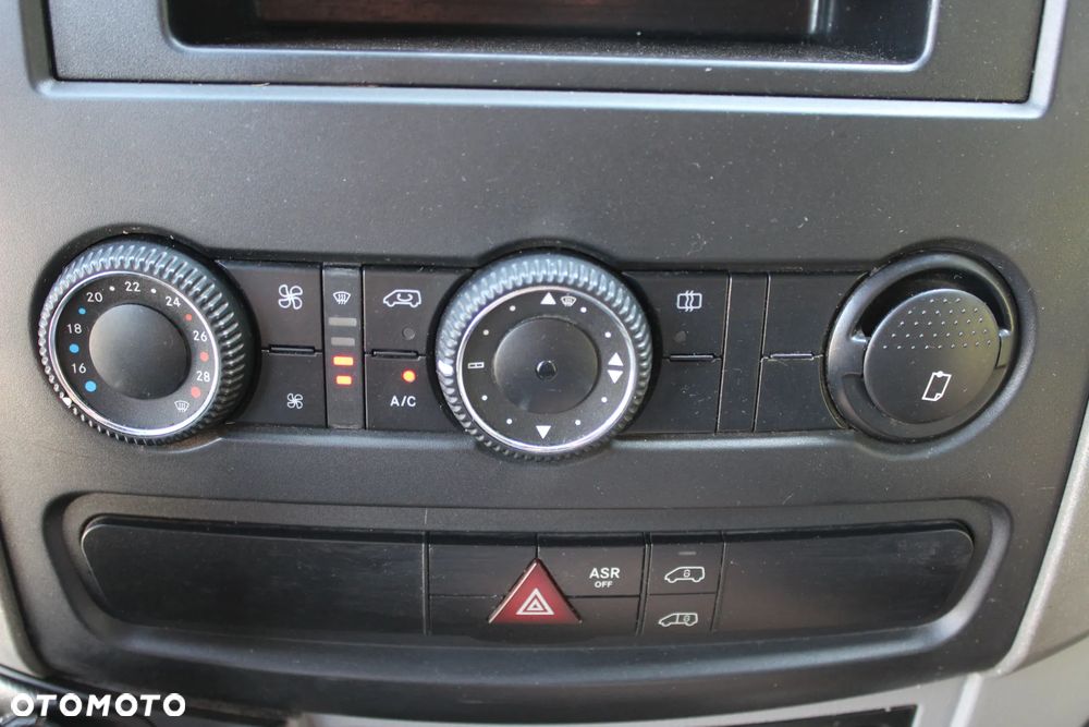Mercedes-Benz Sprinter - 20