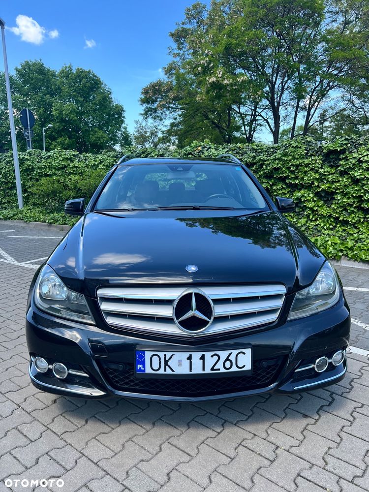 Mercedes-Benz Klasa C 180 CGI Automatik BlueEFFICIENCY Avantgarde - 2