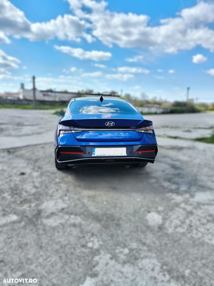 Hyundai Elantra 1.6 l 123 CP CVT Exclusive - 4