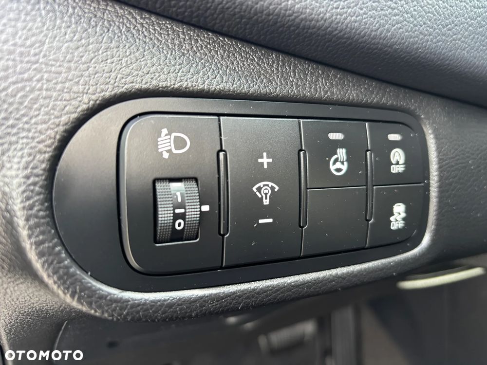 Kia Carens 1.7 CRDi 141 Dream Team Edition - 29