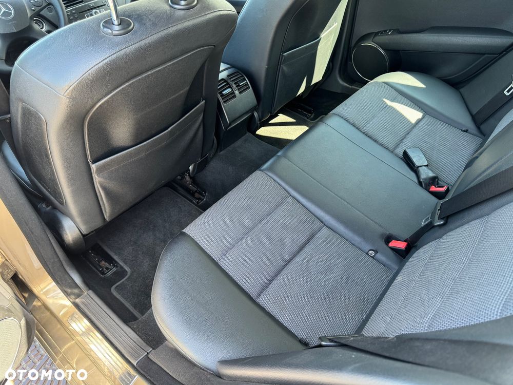 Mercedes-Benz Klasa C 220 CDI DPF Automatik Avantgarde - 12