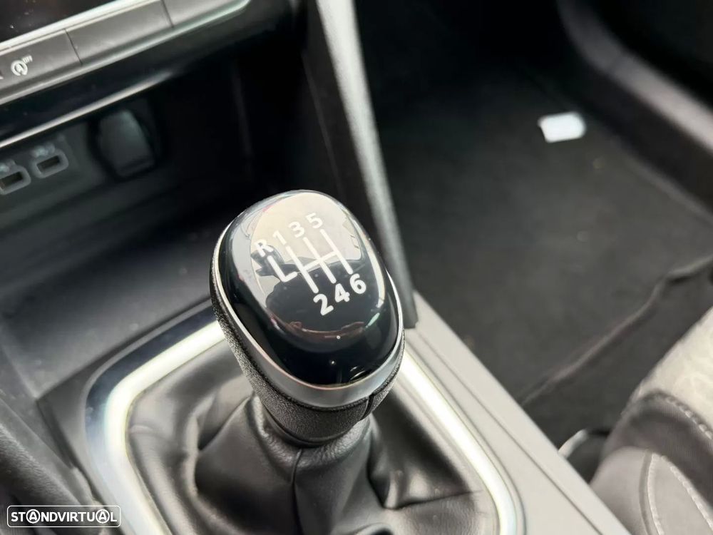 Renault Mégane Sport Tourer 1.5 Blue dCi Limited — fotografia 13