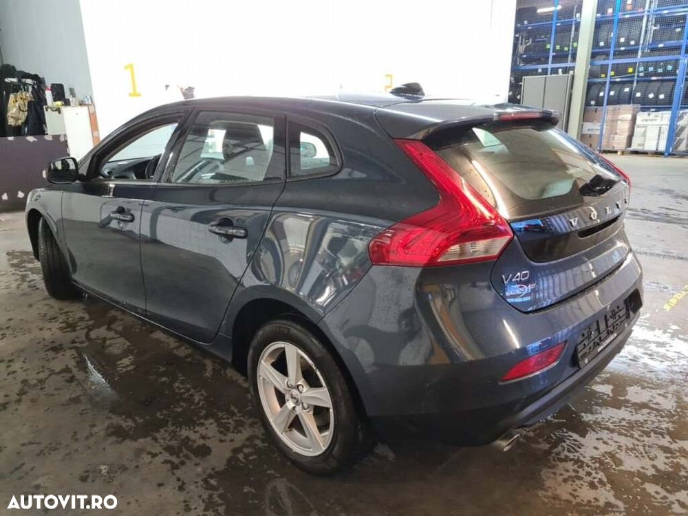 Volvo V40 2018 photo 2