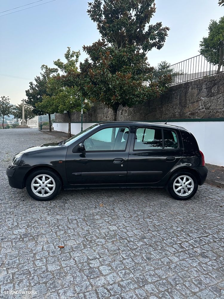 Renault Clio 1.2 16V Confort - 2