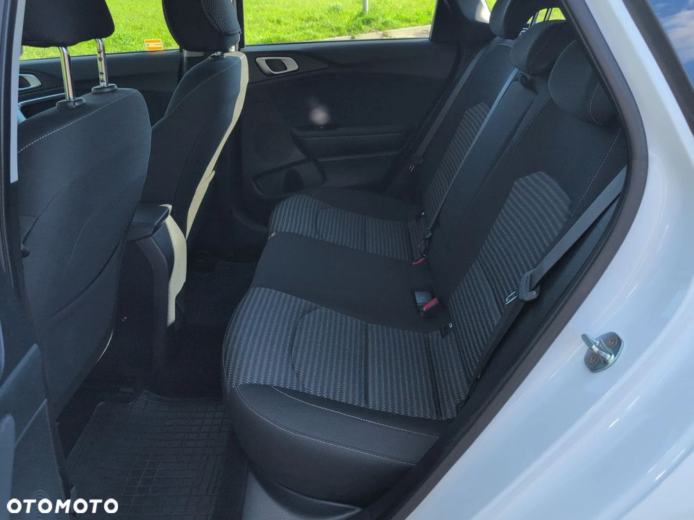 Kia Ceed 1.5 T-GDI M - 20
