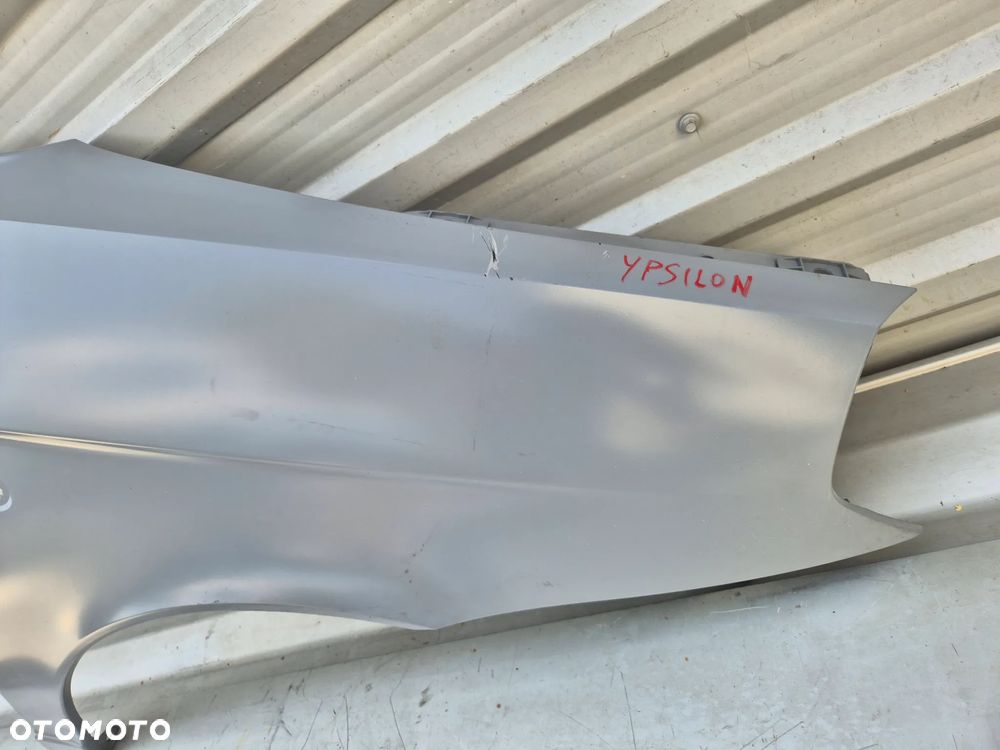 Błotnik prawy przód Lancia Ypsilon - 3