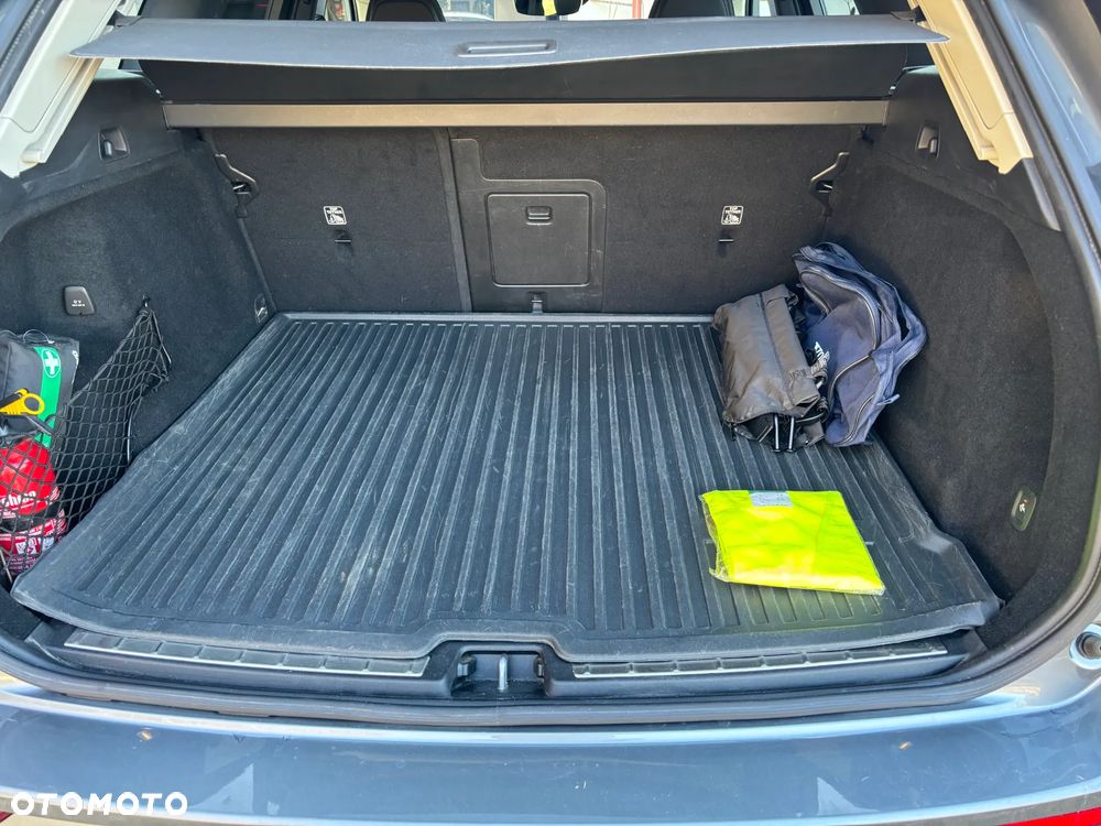 Volvo XC 60 B4 D Momentum Pro - 6