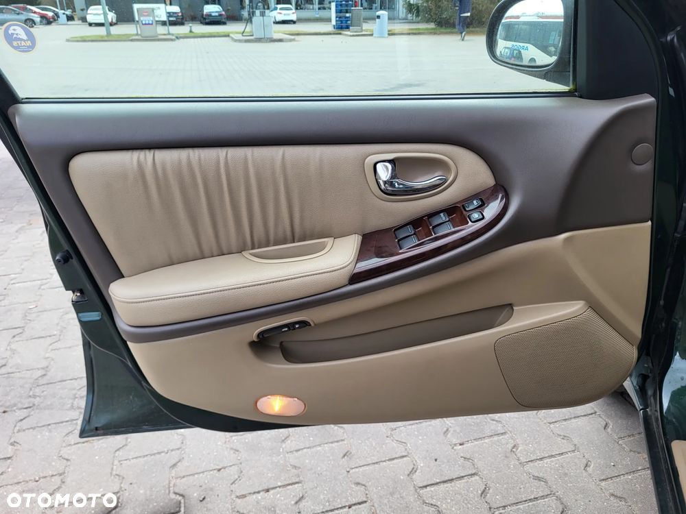 Nissan Maxima 2.0 Elegance - 19