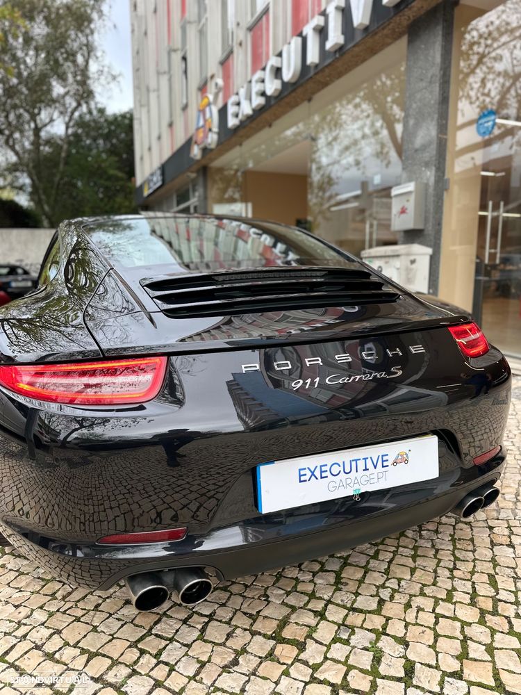 Porsche 911 Série F - 22