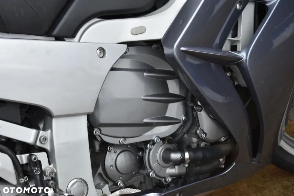 Yamaha FJR - 37
