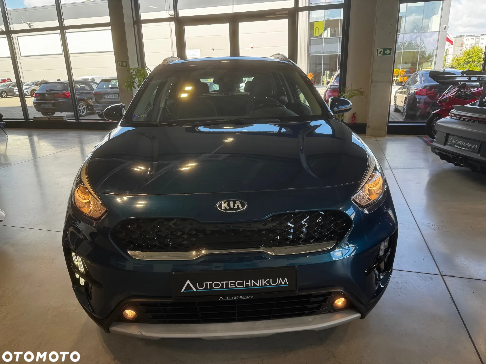 Kia Niro 1.6 GDI Hybrid L Business Line - 2