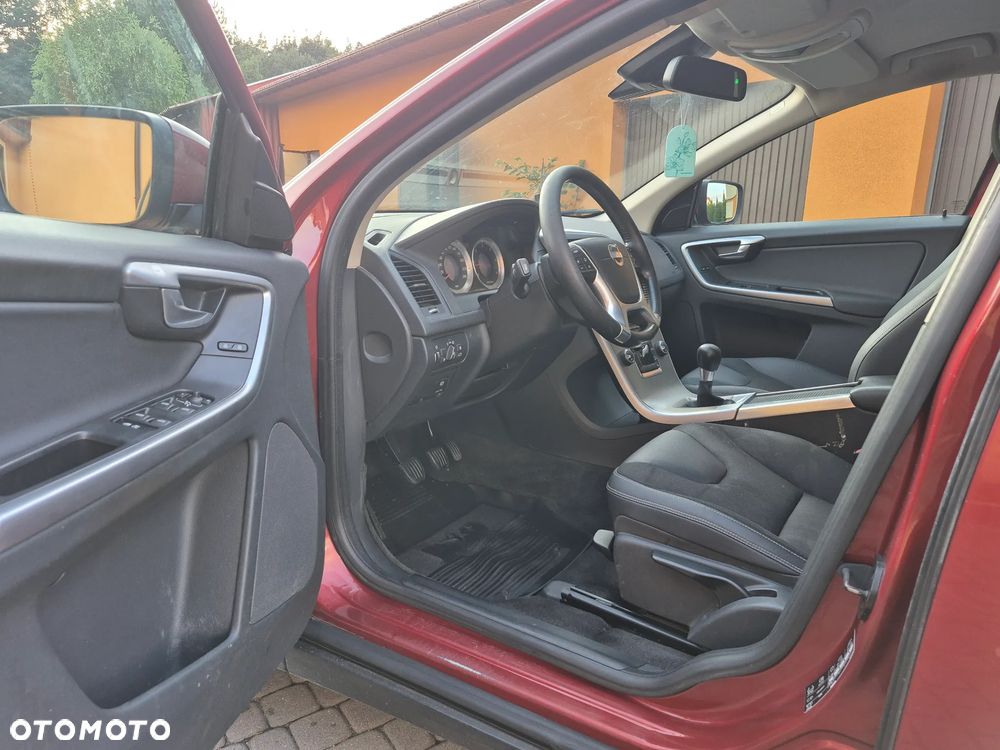 Volvo XC 60 D4 AWD Momentum - 12