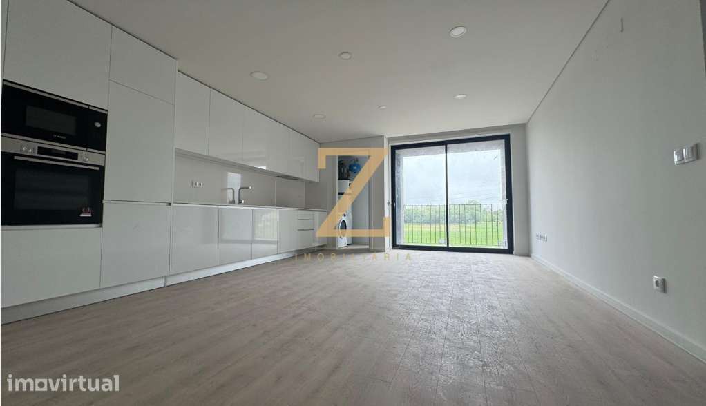 Apartamento Novo T2 c/ Varanda, próximo H. S. João - Grande imagem: 2/20