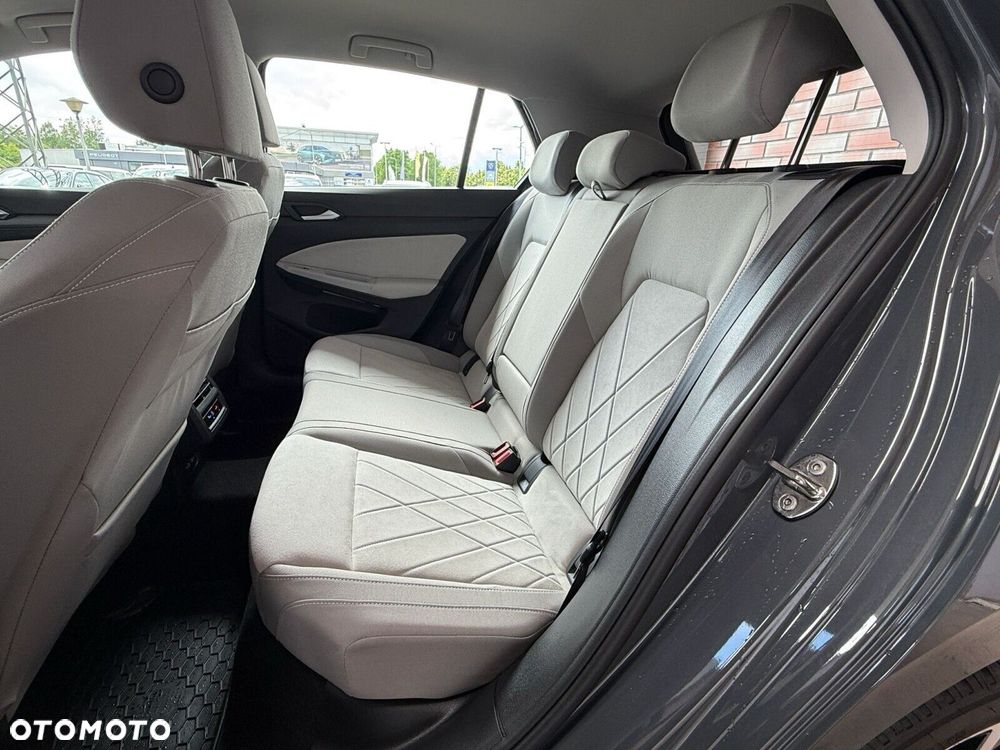 Volkswagen Golf 1.5 eTSI EVO Style DSG - 11