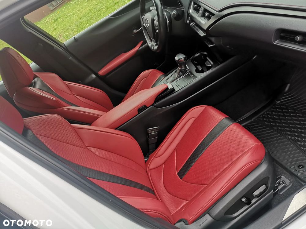 Lexus UX - 11