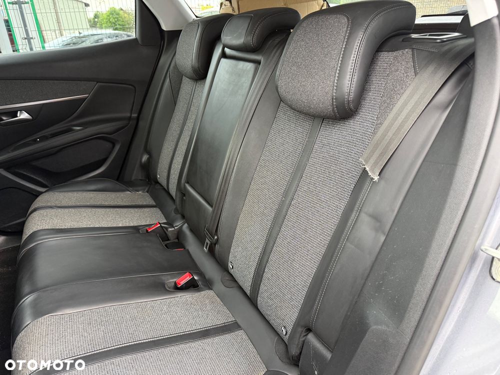 Peugeot 3008 - 17