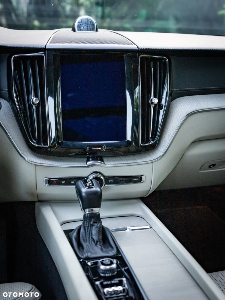 Volvo XC 60 D5 AWD Inscription - 28