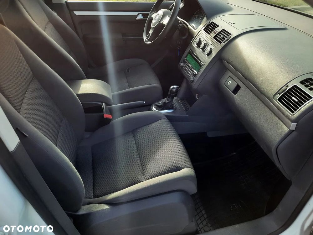 Volkswagen Touran 1.6 TDI DPF BlueMotion Technology DSG Trendline - 21