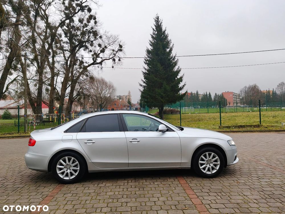 Audi A4 Limousine - 5