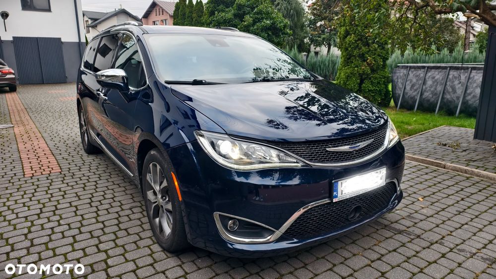Chrysler Pacifica - 3