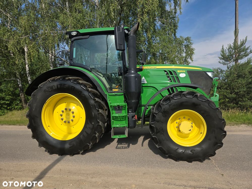 John Deere 6215R